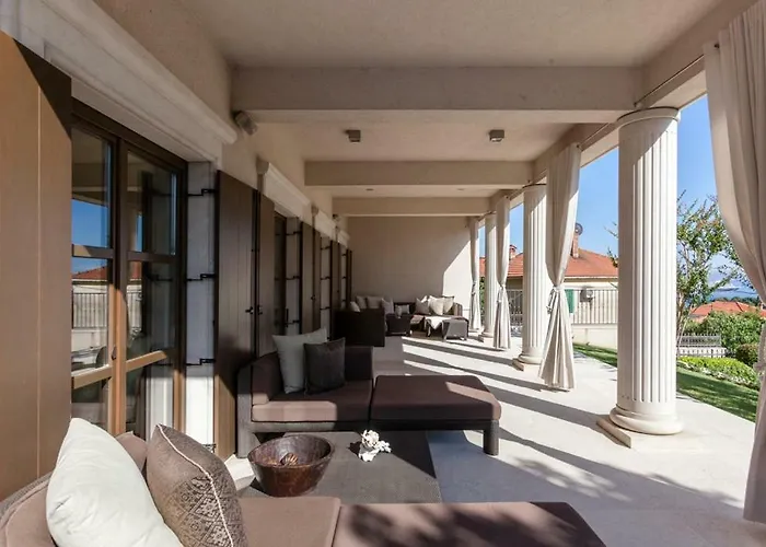 Villa Exclusive Marnano - Center Split