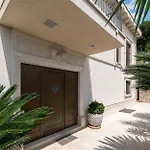 Vila Exclusive Marnano - Center *