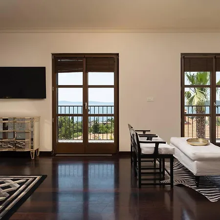 Villa Exclusive Marnano - Center