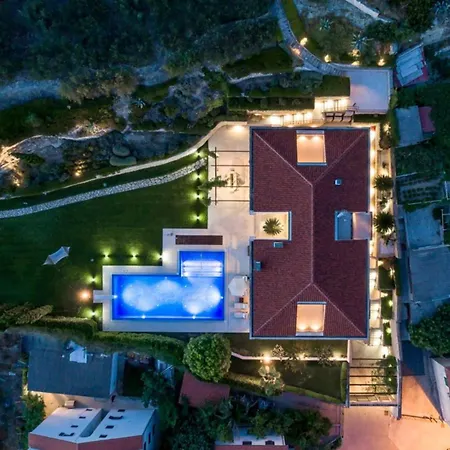 Villa Exclusive Marnano - Center