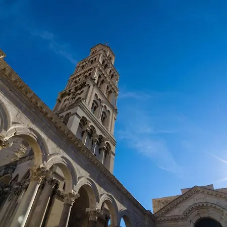Exclusive Marnano - Center * Split