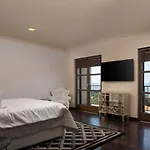 Villa Exclusive Marnano - Center Split