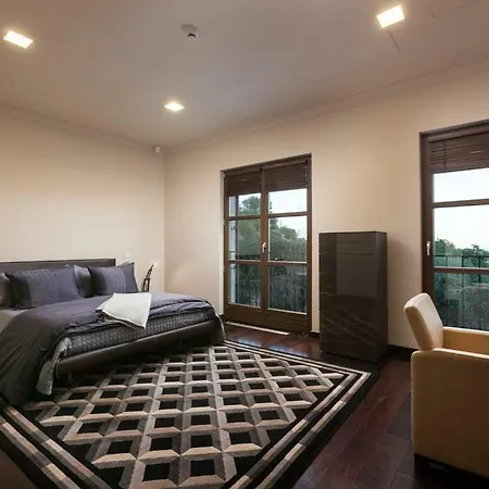 Vila Exclusive Marnano - Center